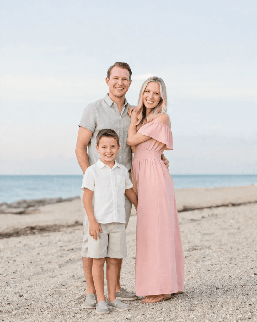 What to Wear for Jacksonville Beach Family Photos Colors